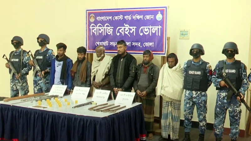 ভোলায় বিপুল অস্ত্র ও বোমা উদ্ধার, আটক ছয়